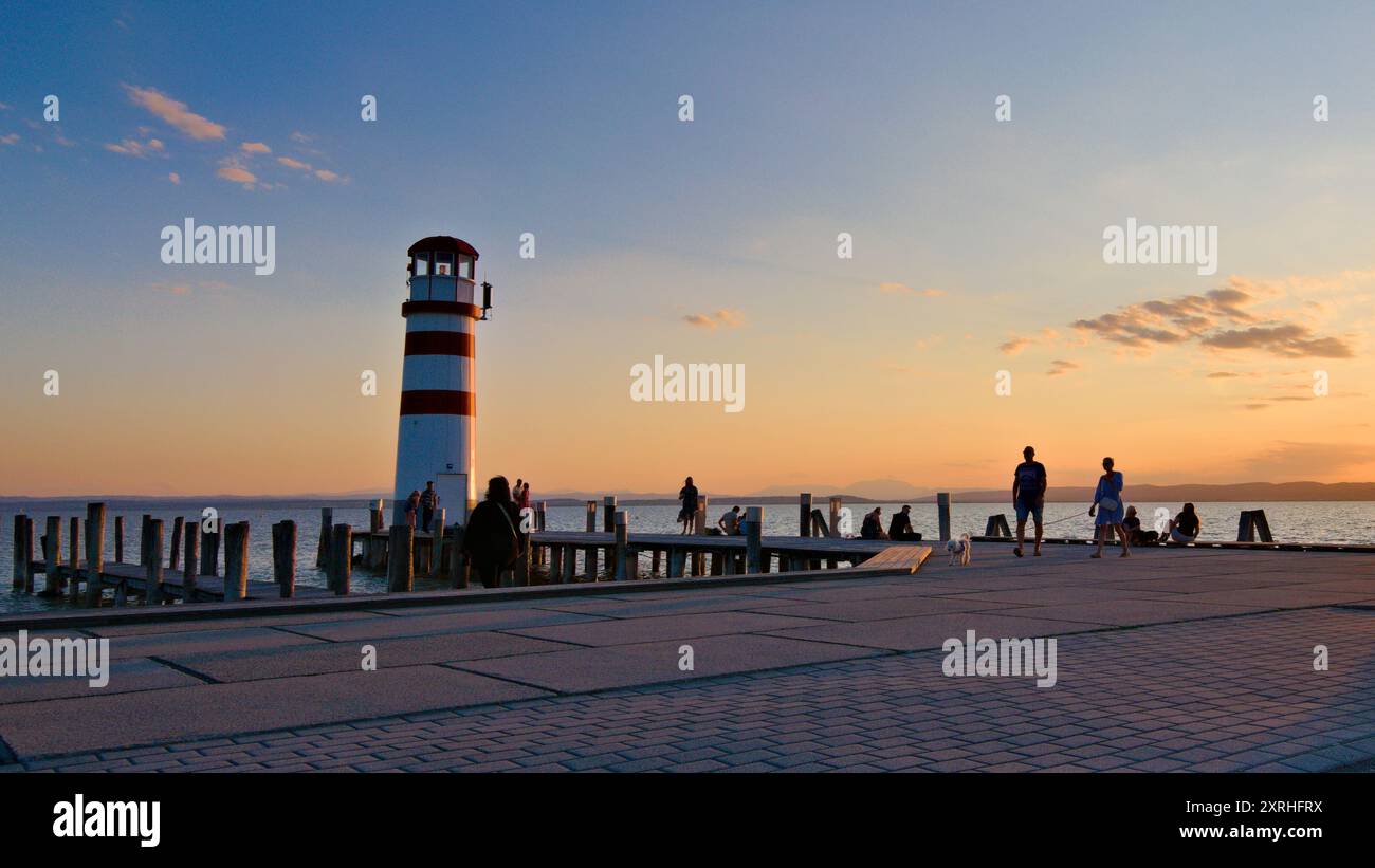 Famoso faro sulla riva di Neusiedler SEE. Attrazione turistica di Podersdorf am SEE. Burgenland, Austria. Foto Stock