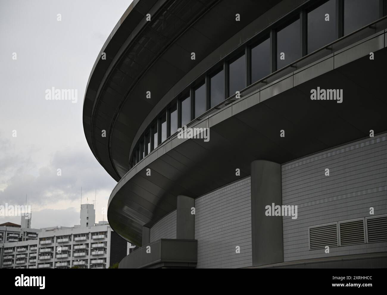 Paesaggio con vista panoramica del Centro sportivo della Prefettura di Hiroshima conosciuto come la Green Arena in Giappone. Foto Stock