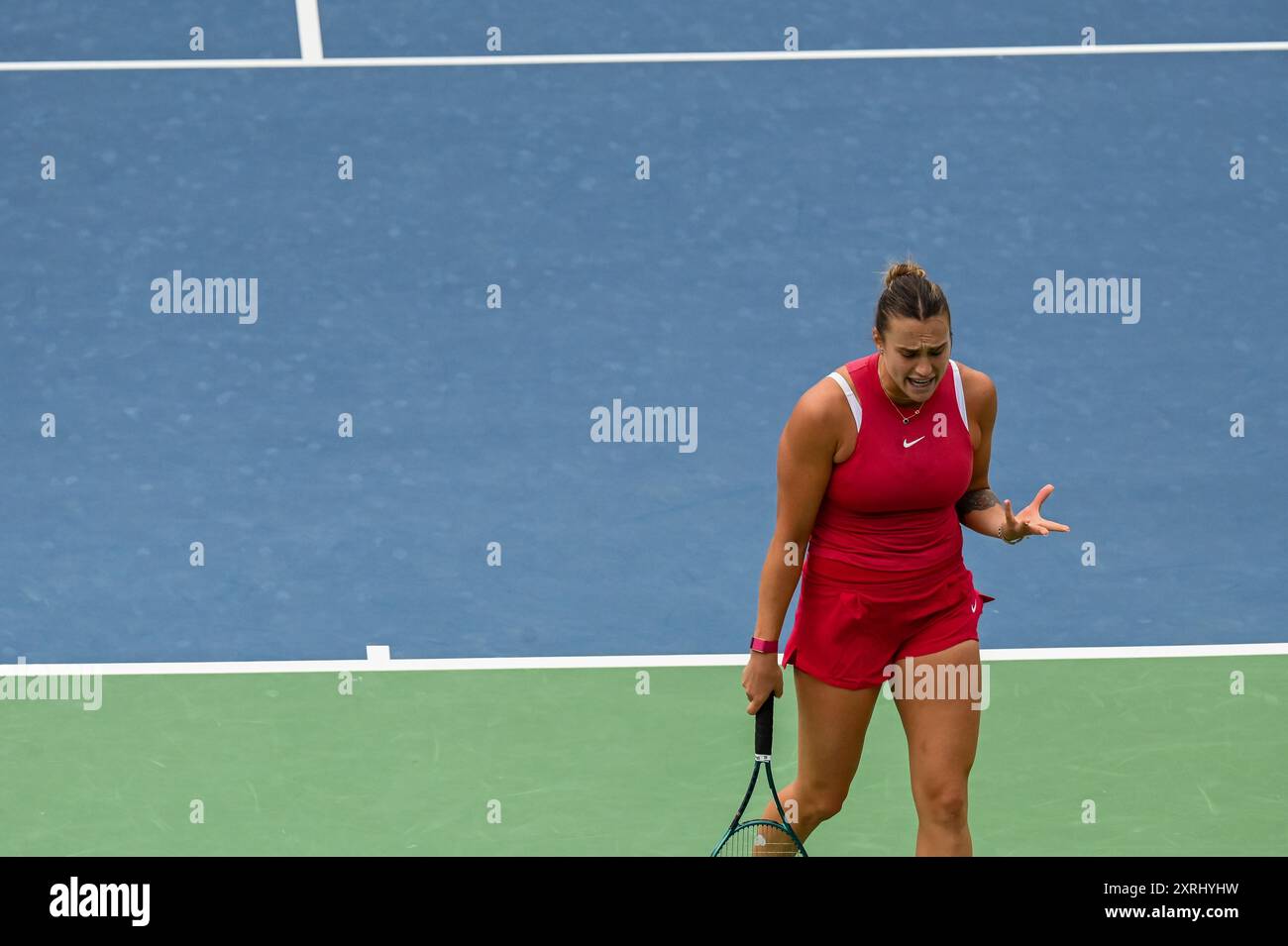 Toronto, Canada. 10 agosto 2024. La tennista bielorussa Aryna Sabalenka partecipa ai quarti di finale del WTA 1000 Toronto National Bank Open. Christopher Child/EXimages Credit: EXImages/Alamy Live News Foto Stock