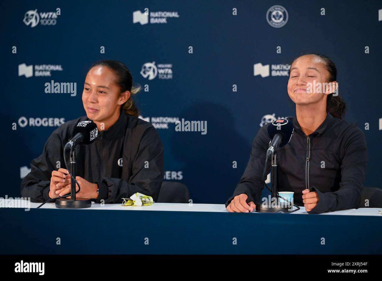 Toronto, Canada. 10 agosto 2024. I tennisti canadesi Leylah fernandez e Bianca Fernandez (sorelle) partecipano a una conferenza stampa post-partita durante i quarti di finale del WTA 1000 Toronto National Bank Open. Christopher Child/EXimages Credit: EXImages/Alamy Live News Foto Stock