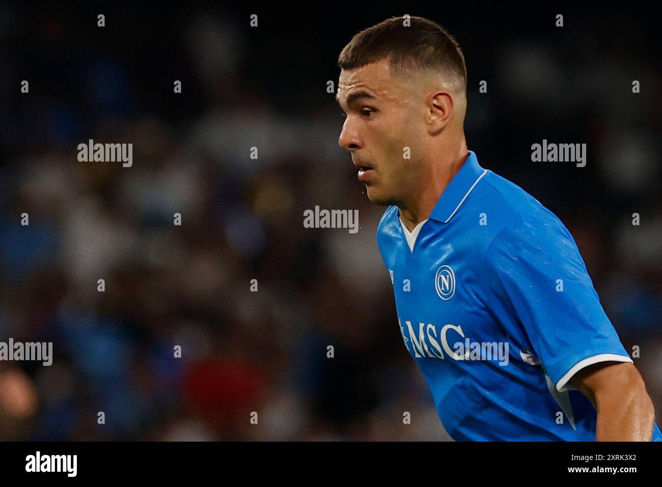 10 agosto 2024, Napoli, Campania, Italia: Alessandro Buongiorno del Napoli guarda durante la partita di Coppa Italia SSC Napoli - Modena FC allo Stadio Maradona il 10 agosto 2024 a Napoli. (Credit Image: © Ciro De Luca/ZUMA Press Wire) SOLO PER USO EDITORIALE! Non per USO commerciale! Foto Stock