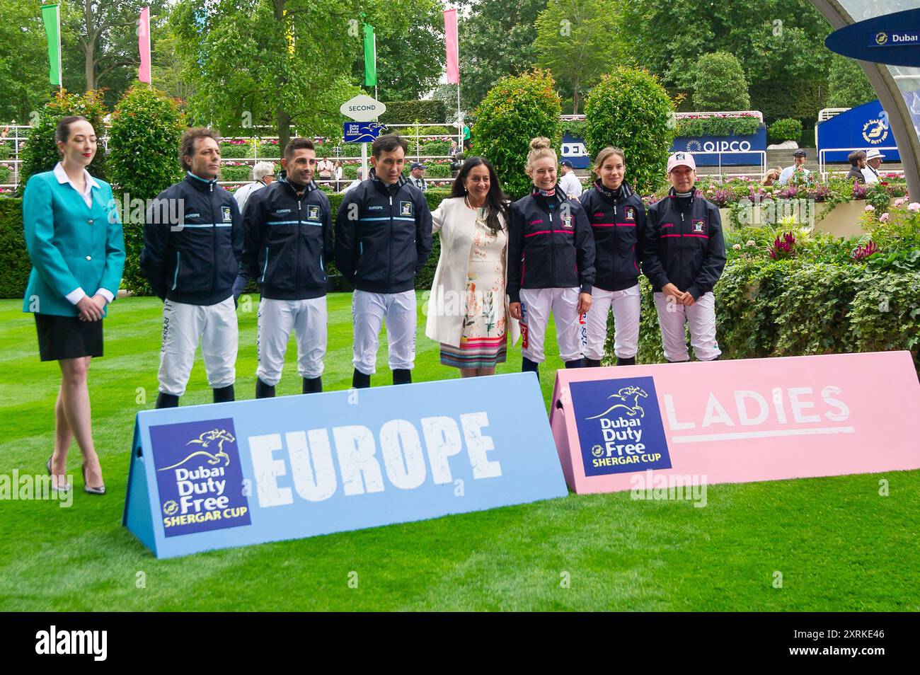 10 agosto 2024. L'Europa e la squadra femminile di fantini alla Dubai Duty Free Shergar Cup all'Ascot Racecourse nel Berkshire. Crediti: Maureen McLean/Alamy Foto Stock