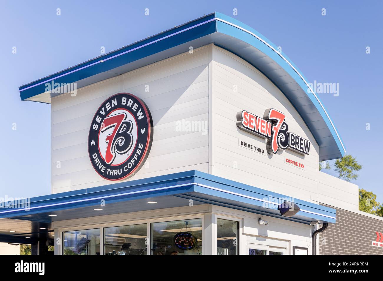 7 Brew è una catena americana di caffè drive-thru nota per essere in grado di creare combinazioni personalizzabili di caffè, bevande energetiche e frullati. Foto Stock