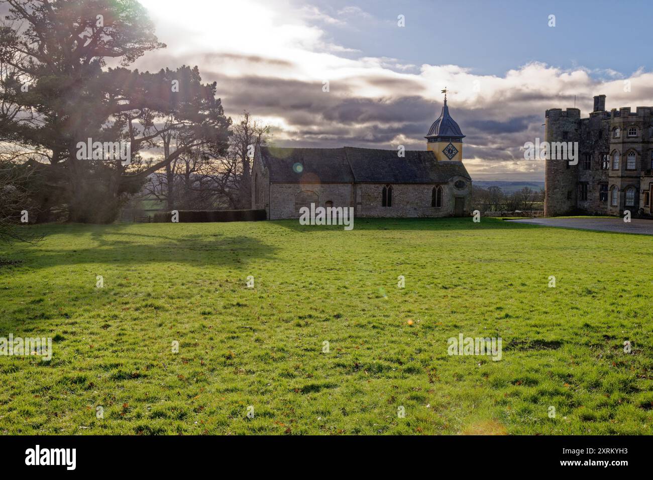 Croft Castle è una casa di campagna nel villaggio di Croft, Herefordshire, Inghilterra. Di proprietà della famiglia Croft dal 1085, il castello e la tenuta passarono Foto Stock