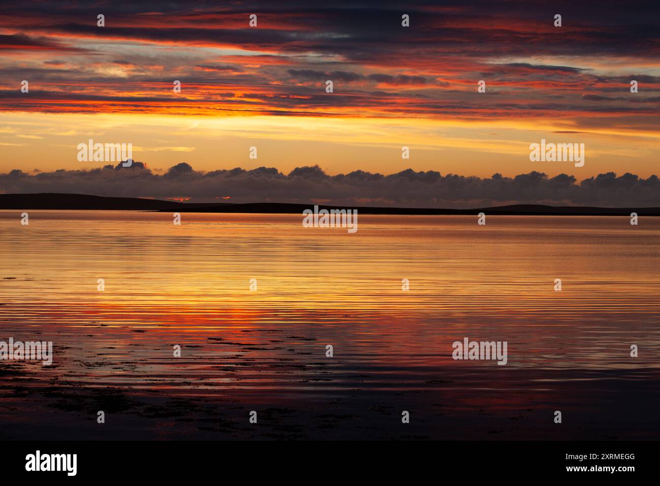 Tramonto su Stronsay a Midsummer, Orcadi, Scozia Foto Stock