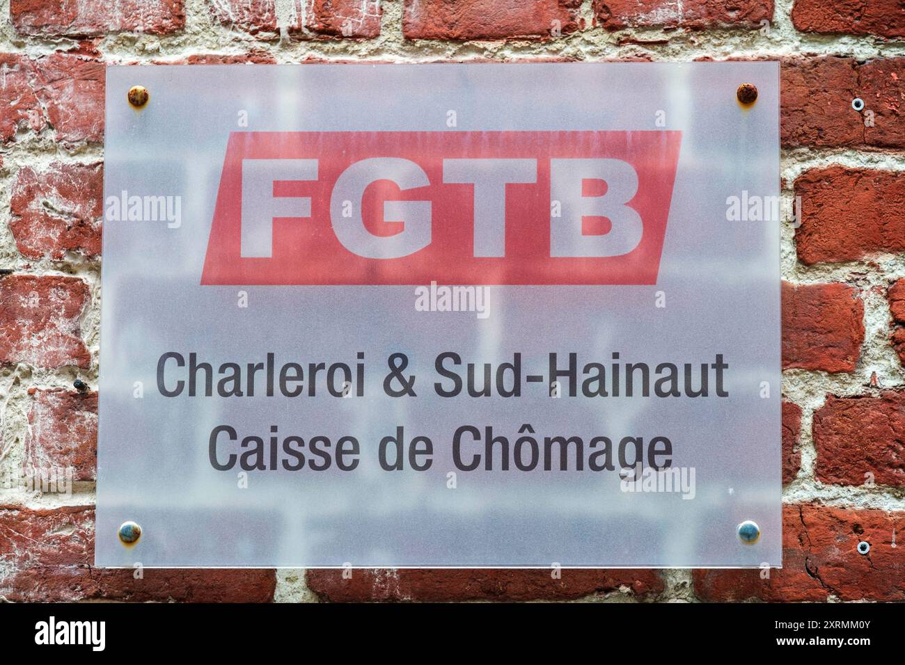 Firma sindacale FGTB per Charleroi e Sud-Hainaut - Fondo di disoccupazione | Panneau du syndicat socialiste FGTB pour Charleroi et Sud-Hainaut - caisse de chôm Foto Stock