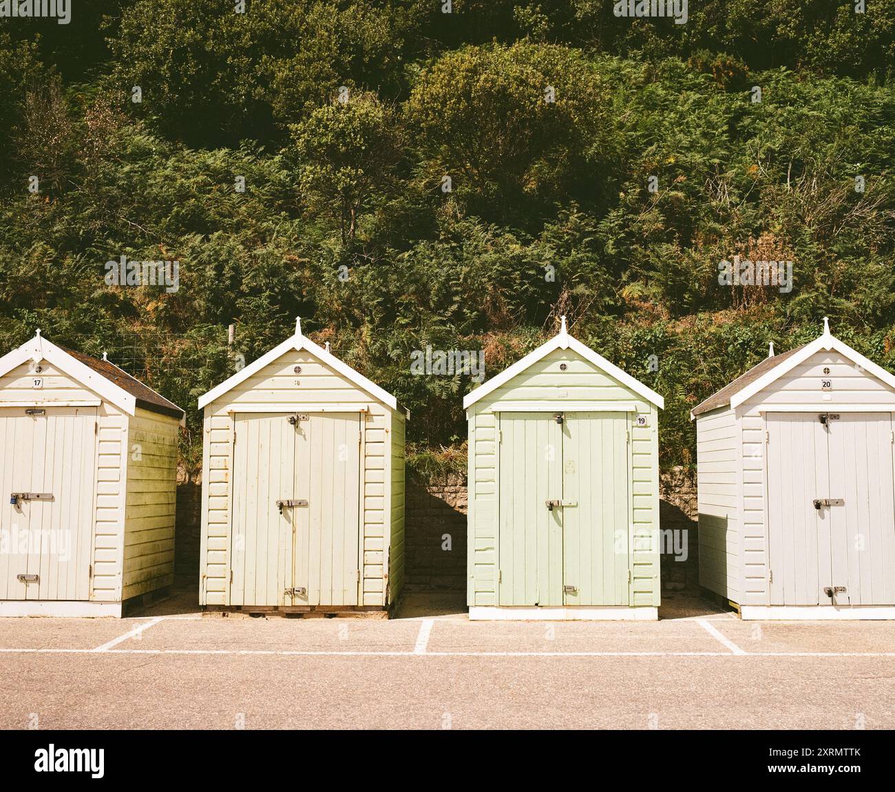 Beach Huts, Bournemouth, Dorset, Inghilterra, Regno Unito Foto Stock