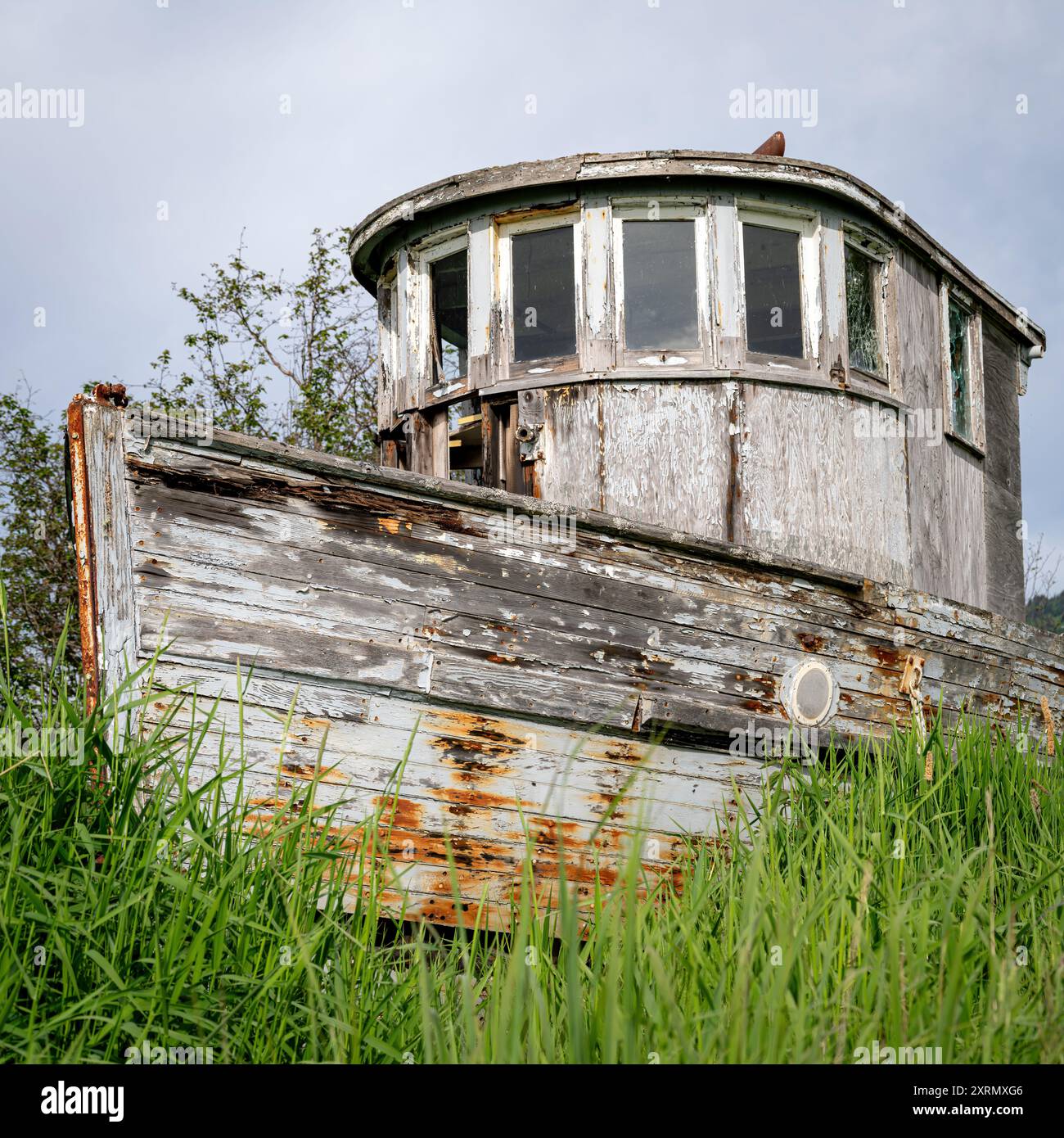 Barca di legno meteo dimenticata per tempo Foto Stock