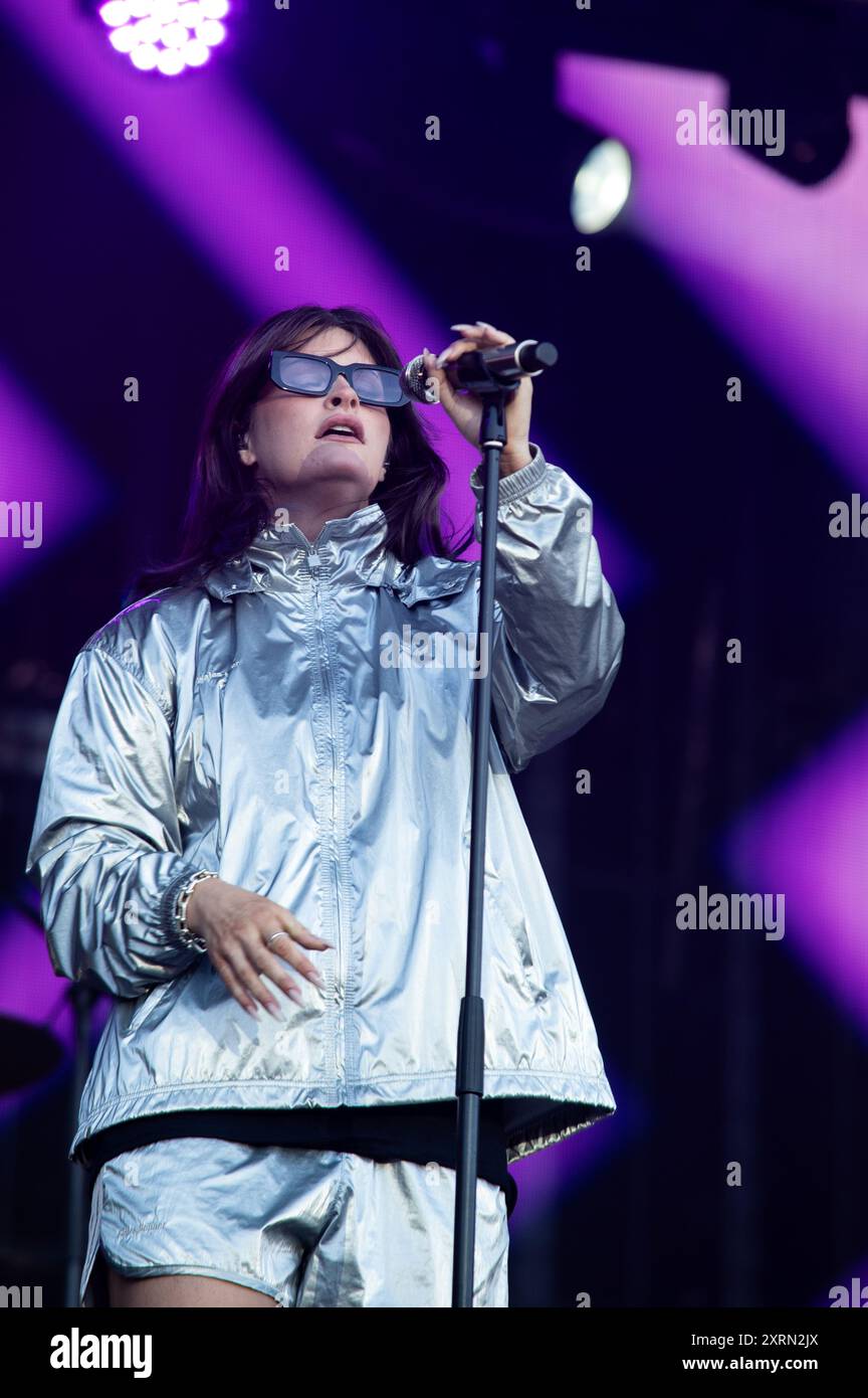 Londra, Regno Unito. 11 agosto 2024. Spiritbox intratterrà la folla in attesa di Korn al Gunnersbury Festival. Cristina Massei/Alamy Live News Foto Stock