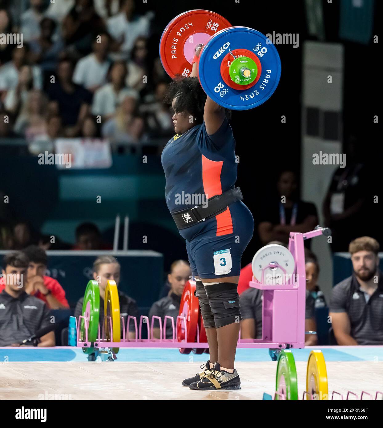 Parigi, Ile de France, Francia. 11 agosto 2024. LISSETH BETZAIDA AYOVI CABEZAS del Team Ecuador (ECU) gareggia nel sollevamento pesi femminile di 81 KG alla South Paris Arena 6 durante le Olimpiadi estive di Parigi 2024 a Parigi, Francia. (Credit Image: © Walter Arce/ZUMA Press Wire) SOLO PER USO EDITORIALE! Non per USO commerciale! Foto Stock