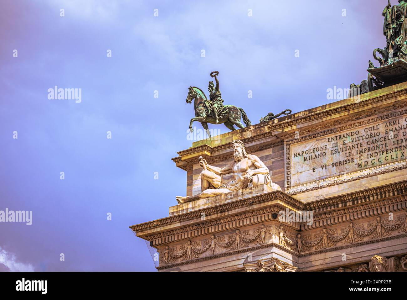 Il maestoso Arco di porta Sempione a Milano, Italia. Foto Stock