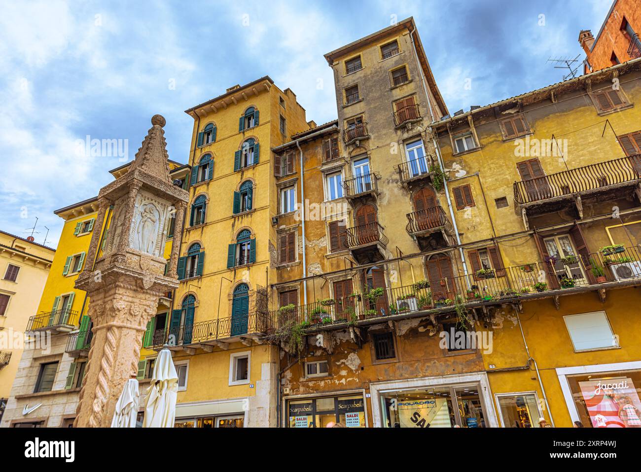 La città medievale di Verona in Italia Foto Stock