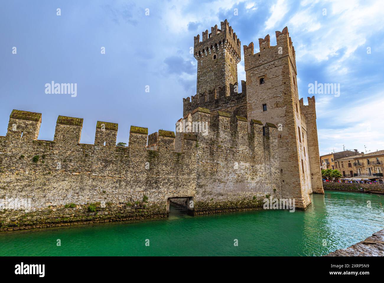 Il castello medievale di Sirmione, sul lago di Garda, in Italia Foto Stock