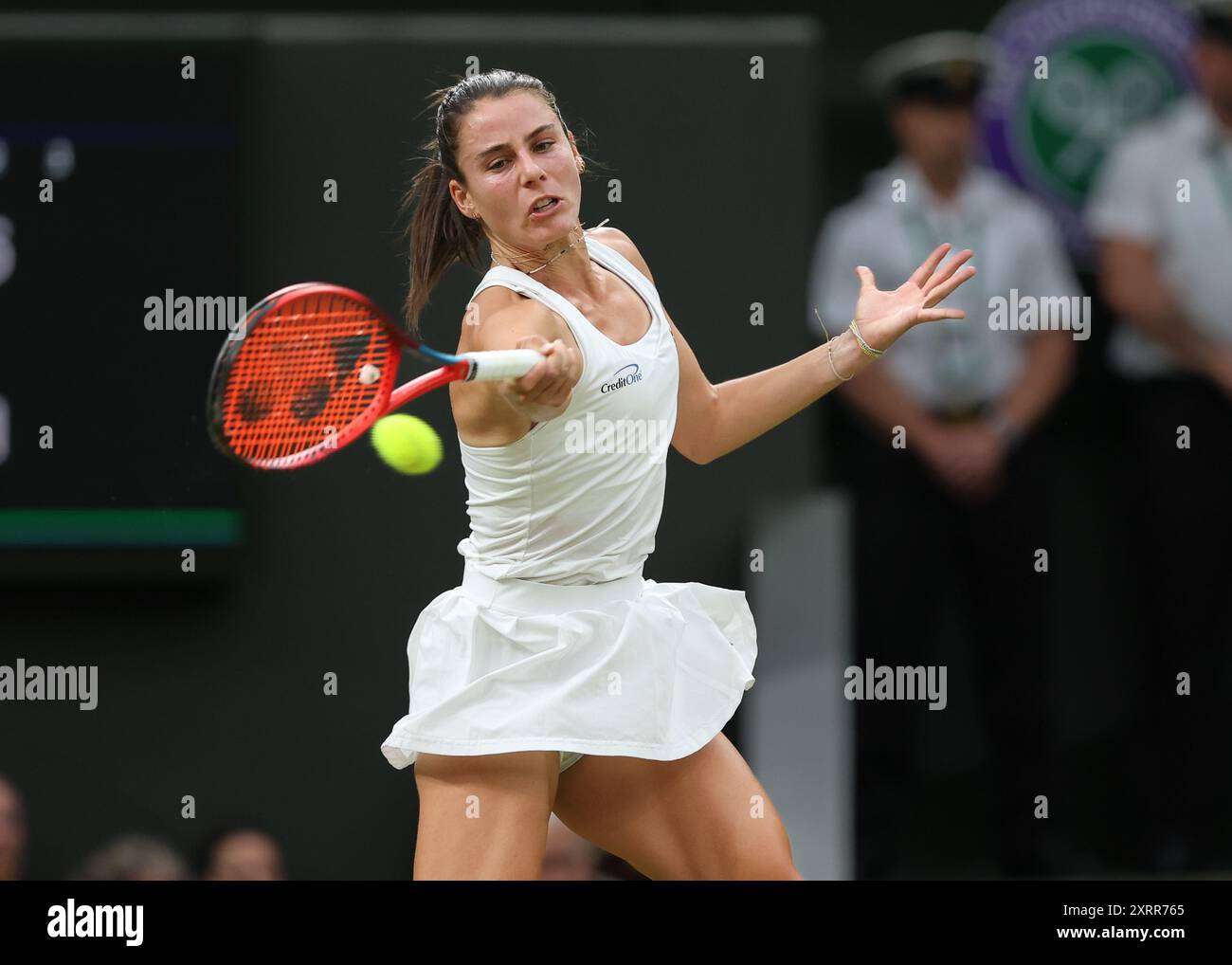 La tennista STATUNITENSE Emma Navarro in azione ai Campionati di Wimbledon 2024, Londra, Inghilterra. Foto Stock