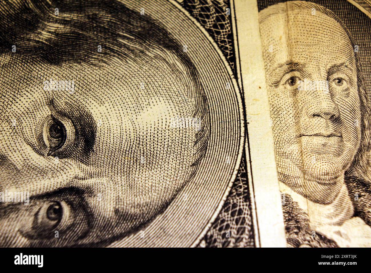 La vecchia e nuova versione di Benjamin Franklin affronta la banconota da 100 dollari, macro, primo piano Foto Stock