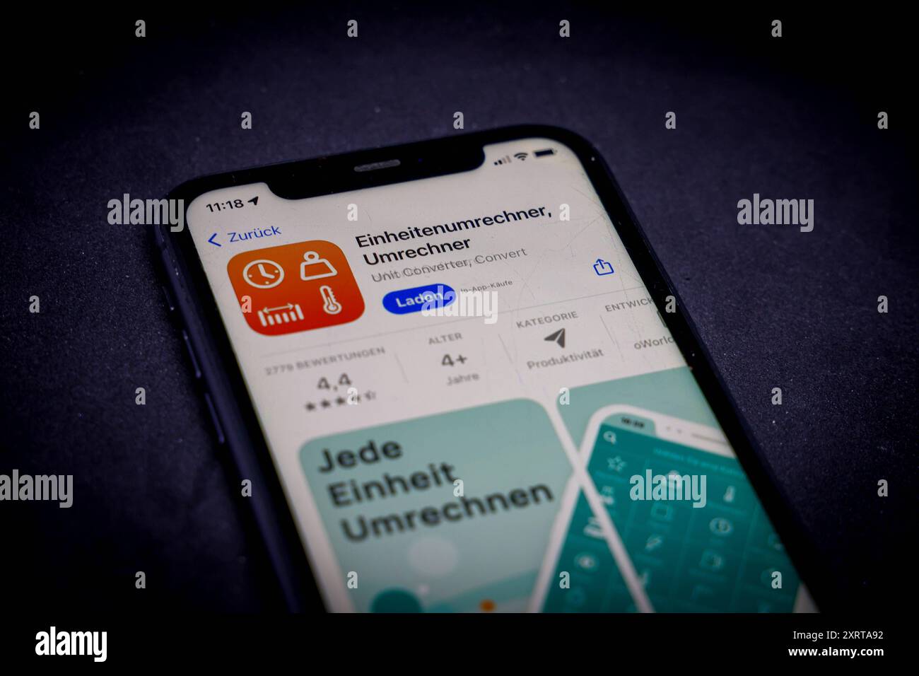 Apple App Store auf einem iPhone. Nützliche Apps für jeden Tag - Fürs Nachschlagen - Einheitenumrechner, Umrechner // 12.08.2024 *** Apple App Store su iPhone App utili per ogni giorno per riferimento convertitore di unità, convertitore 12 08 2024 Foto Stock