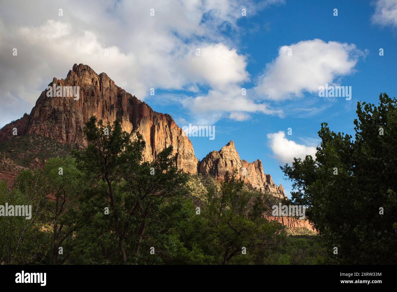 Vista delle creste montuose dello Zion National Park, Utah, Stati Uniti. Foto Stock