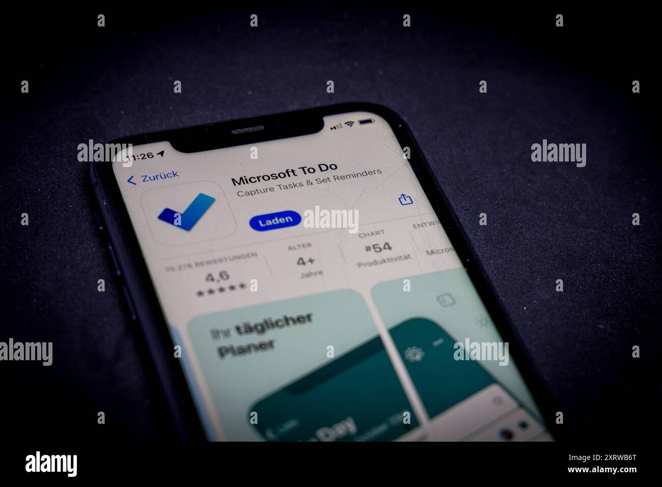 Apple App Store auf einem iPhone. Nützliche Apps für jeden Tag - und bloß nichts vergessen - Microsoft To Do, Capture Tasks & Set Reminders // 12.08.2024 *** Apple App Store su iPhone App utili per ogni giorno e non dimenticare nulla di ciò che Microsoft deve fare, Capture Tasks Set Reminders 12 08 2024 Foto Stock