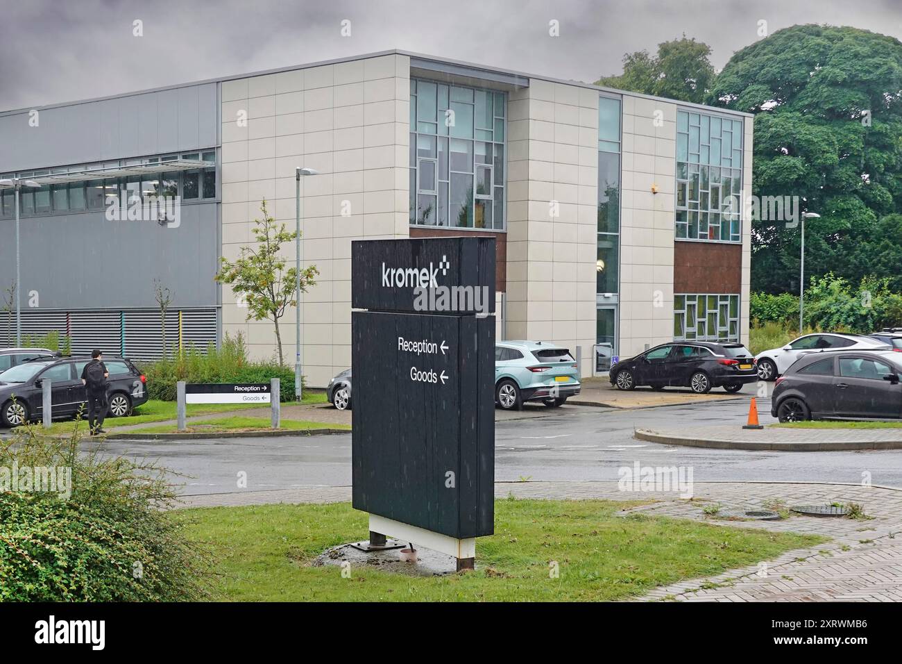 La multinazionale kromek insegna affari presso l'edificio di Net Park, solo uno dei molti edifici moderni ad alta tecnologia in un fiorente parco scientifico Sedgefield Durham, Regno Unito Foto Stock