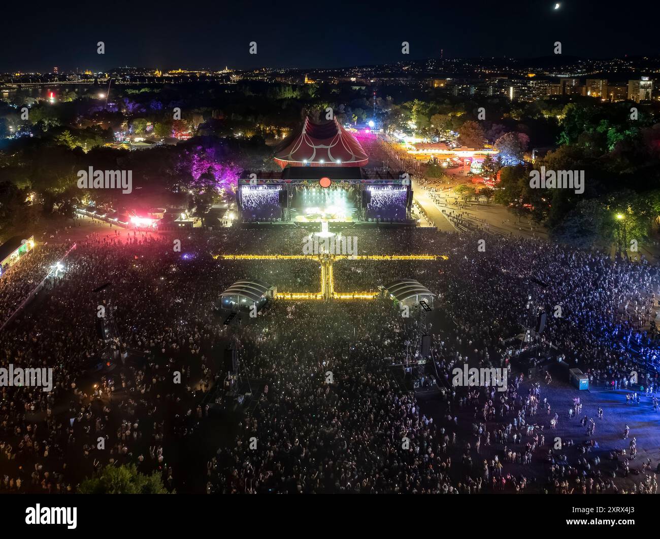 08.11.24. Budapest, Ungheria. Vista aerea del festival Sziget di Budapest. Questo è il più grande festival in Ungheria ogni anno. Ci sono concerti, Foto Stock