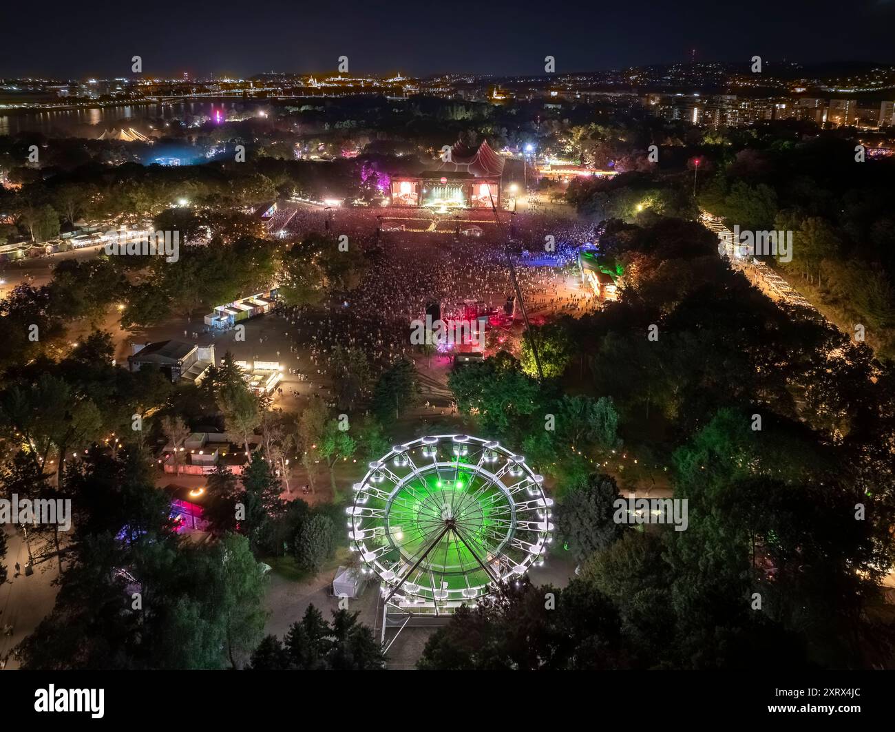 08.11.24. Budapest, Ungheria. Vista aerea del festival Sziget di Budapest. Questo è il più grande festival in Ungheria ogni anno. Ci sono concerti, Foto Stock
