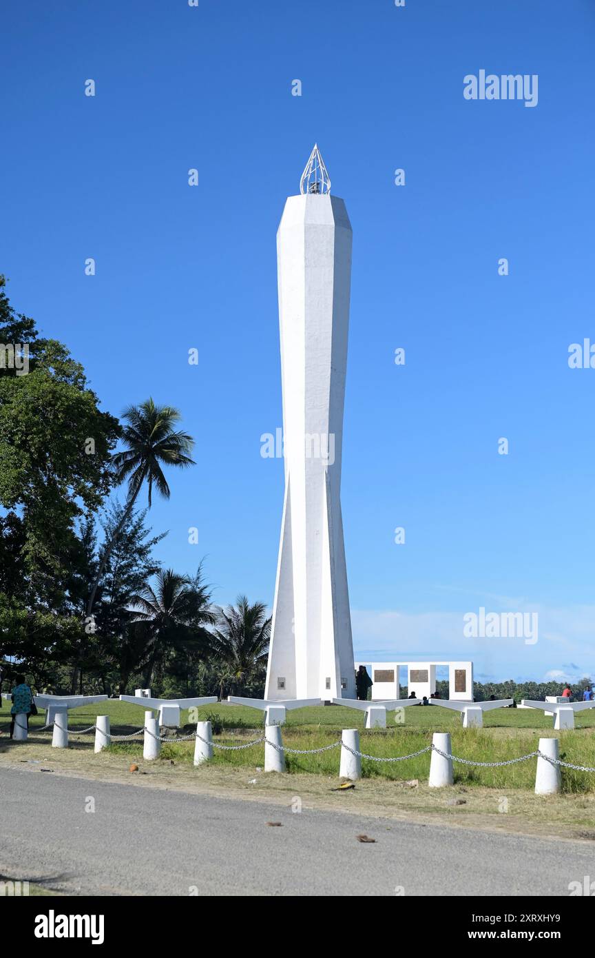 PAPUA NUOVA GUINEA, Madang, faro di Kalibobo, Coastwatchers Memorial costruito nel 1959 come memoriale per i soldati australiani che hanno perso la vita durante la seconda guerra mondiale / PAPUA NEUGUINEA, Madang, Kalibobo Leuchtturm, Coastwatchers Memorial, 1959 gebaut Foto Stock