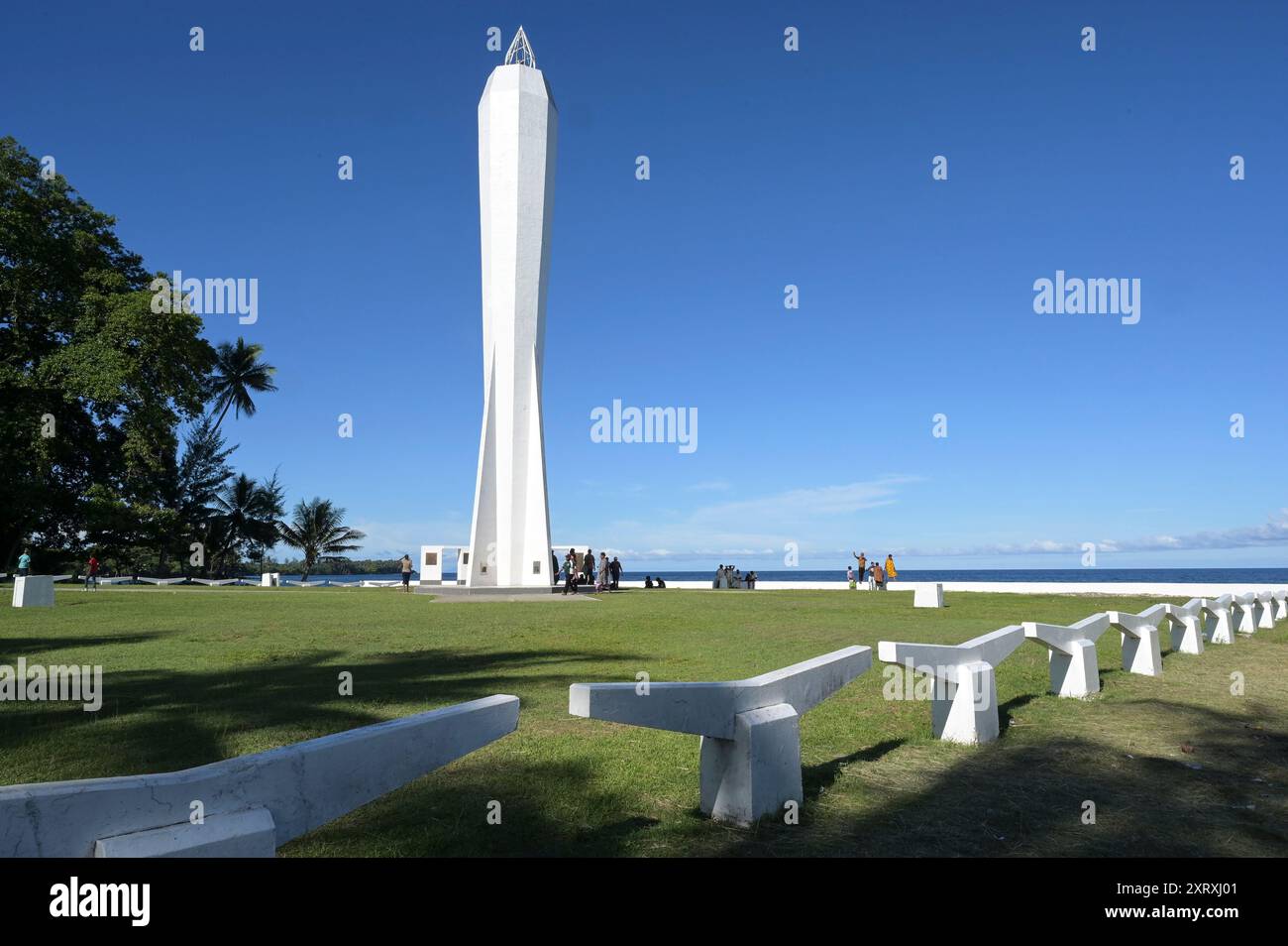 PAPUA NUOVA GUINEA, Madang, faro di Kalibobo, Coastwatchers Memorial costruito nel 1959 come memoriale per i soldati australiani che hanno perso la vita durante la seconda guerra mondiale / PAPUA NEUGUINEA, Madang, Kalibobo Leuchtturm, Coastwatchers Memorial, 1959 gebaut Foto Stock