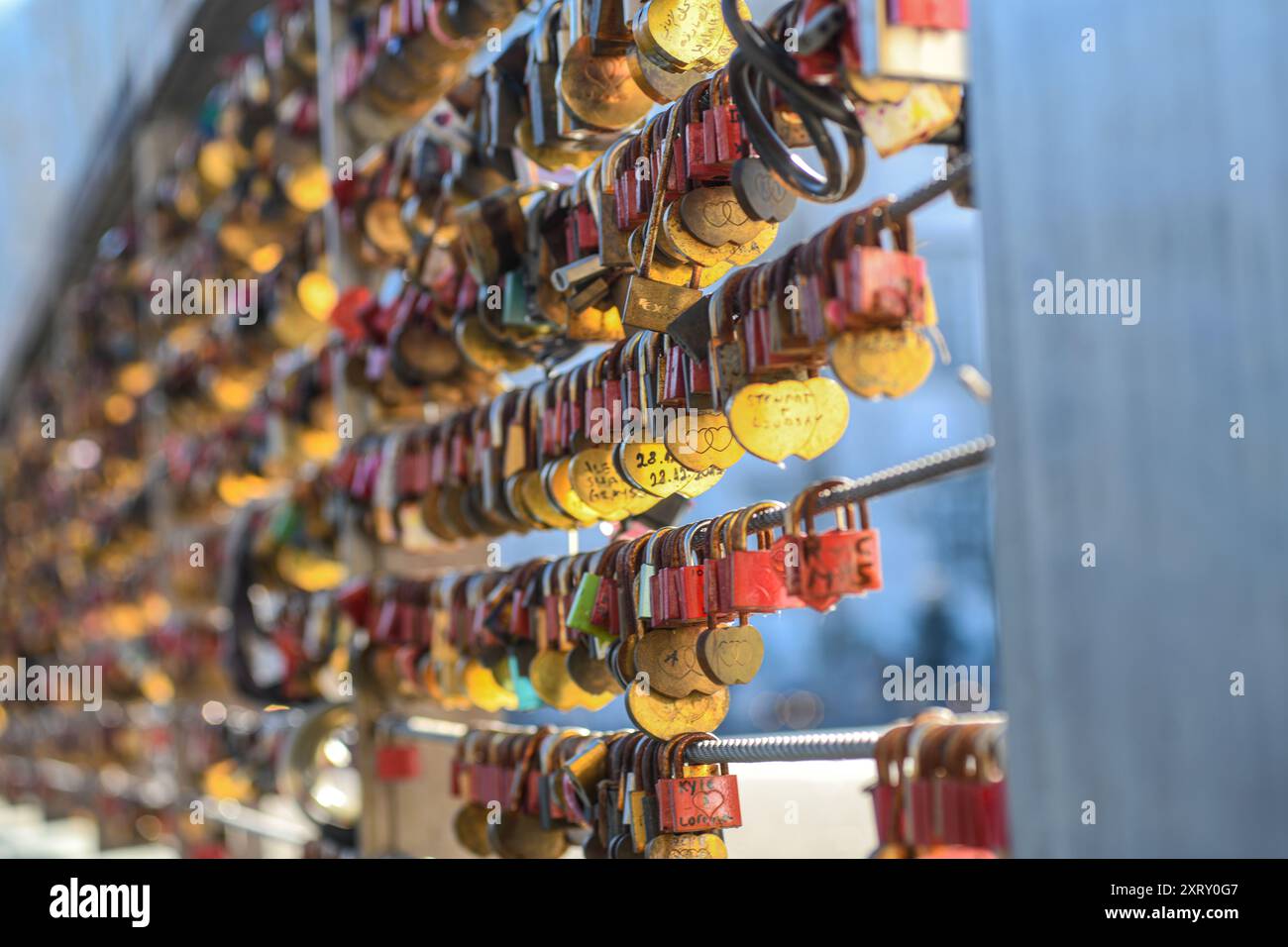 Lubiana: Amate i lucchetti nel Butcher's Bridge. Slovenia Foto Stock