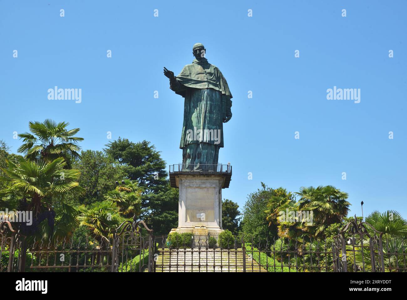 Statua di San Carlo Borromeo, a nord di Arona sul Lago maggiore. Foto Stock