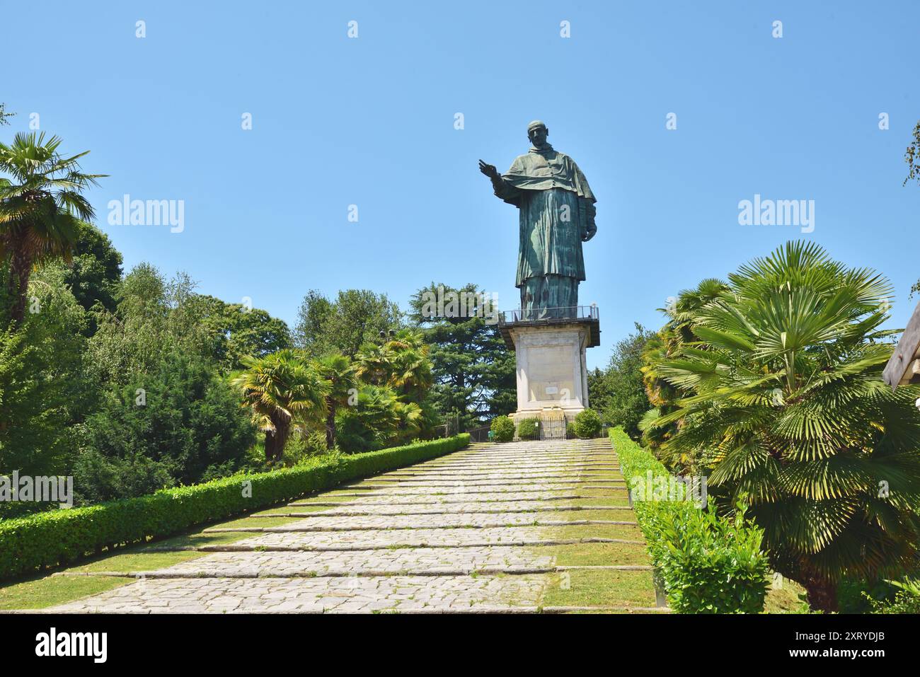Statua di San Carlo Borromeo, a nord di Arona sul Lago maggiore. Foto Stock