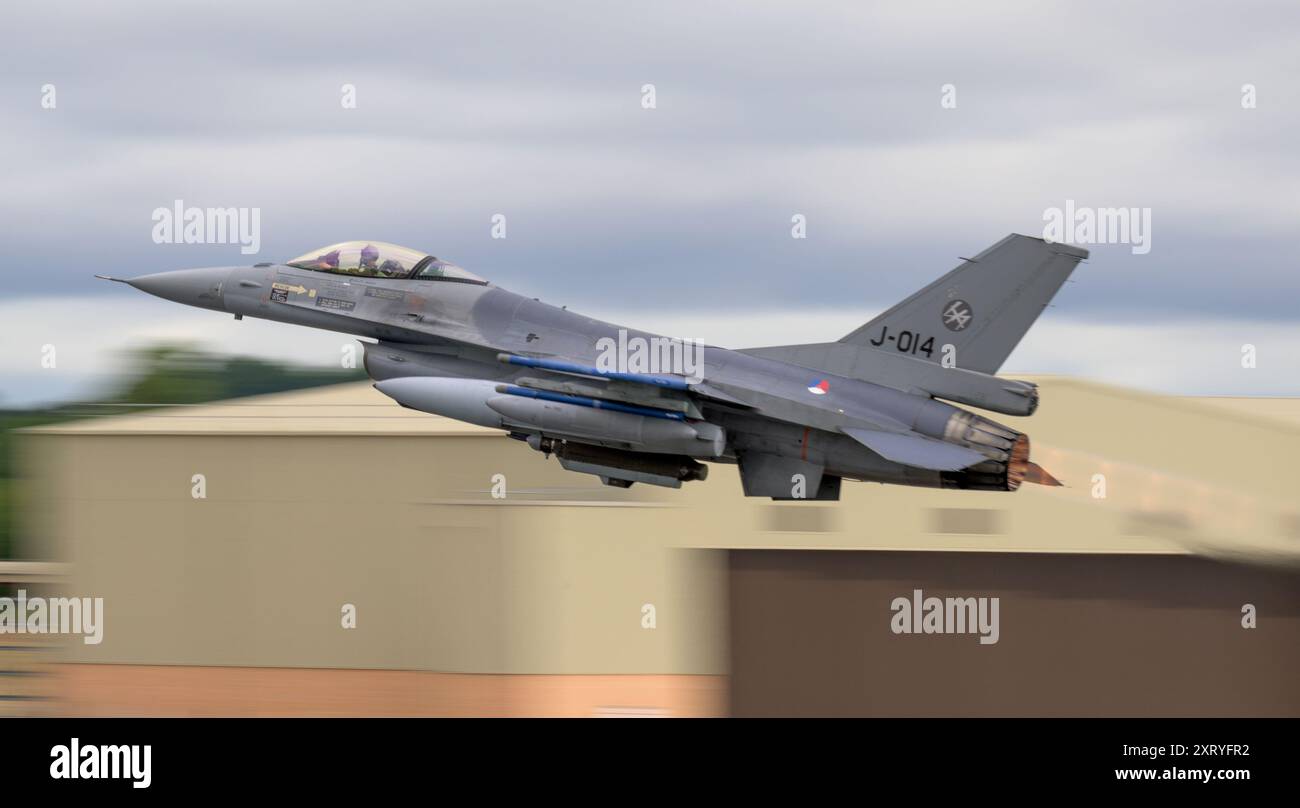 Royal Netherlands Air Force, F-16AM Fighting Falcon partenza il giorno delle partenze presso il Royal International Air Tattoo Foto Stock