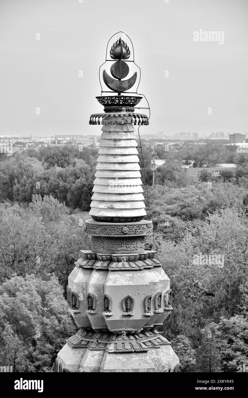 Il Palazzo d'Estate, complesso di giardini e palazzi imperiali cinesi a Pechino, Cina, il 20 aprile 2024 Foto Stock