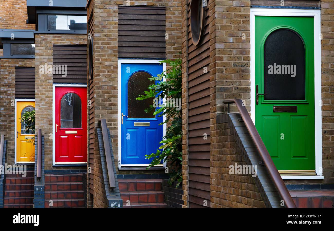 Porte colorate a Londra, Regno Unito Foto Stock