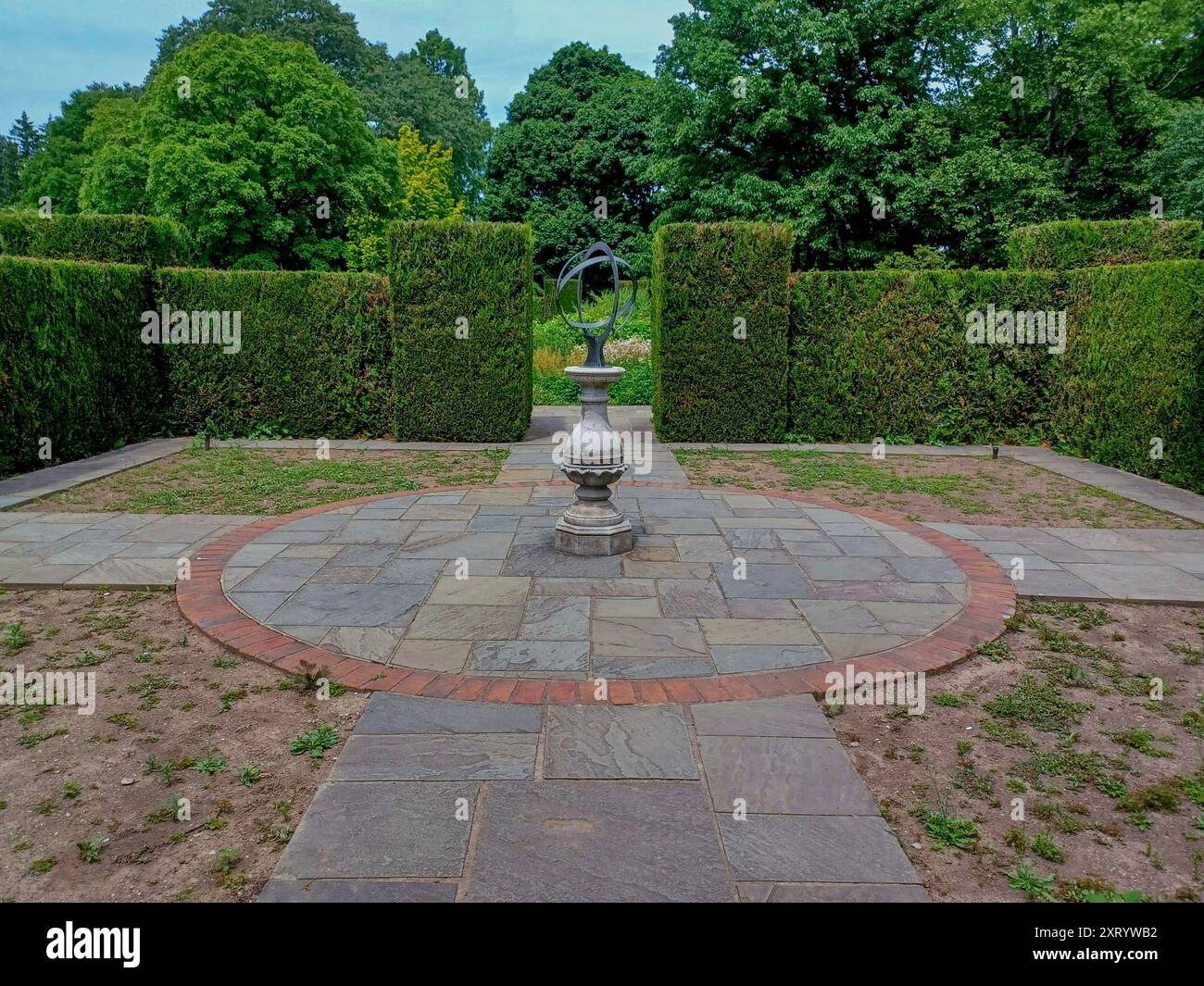 Cascate del Niagara, ON, Canada - 4 giugno 2024: Vista panoramica ai giardini botanici del Niagara Parks Foto Stock