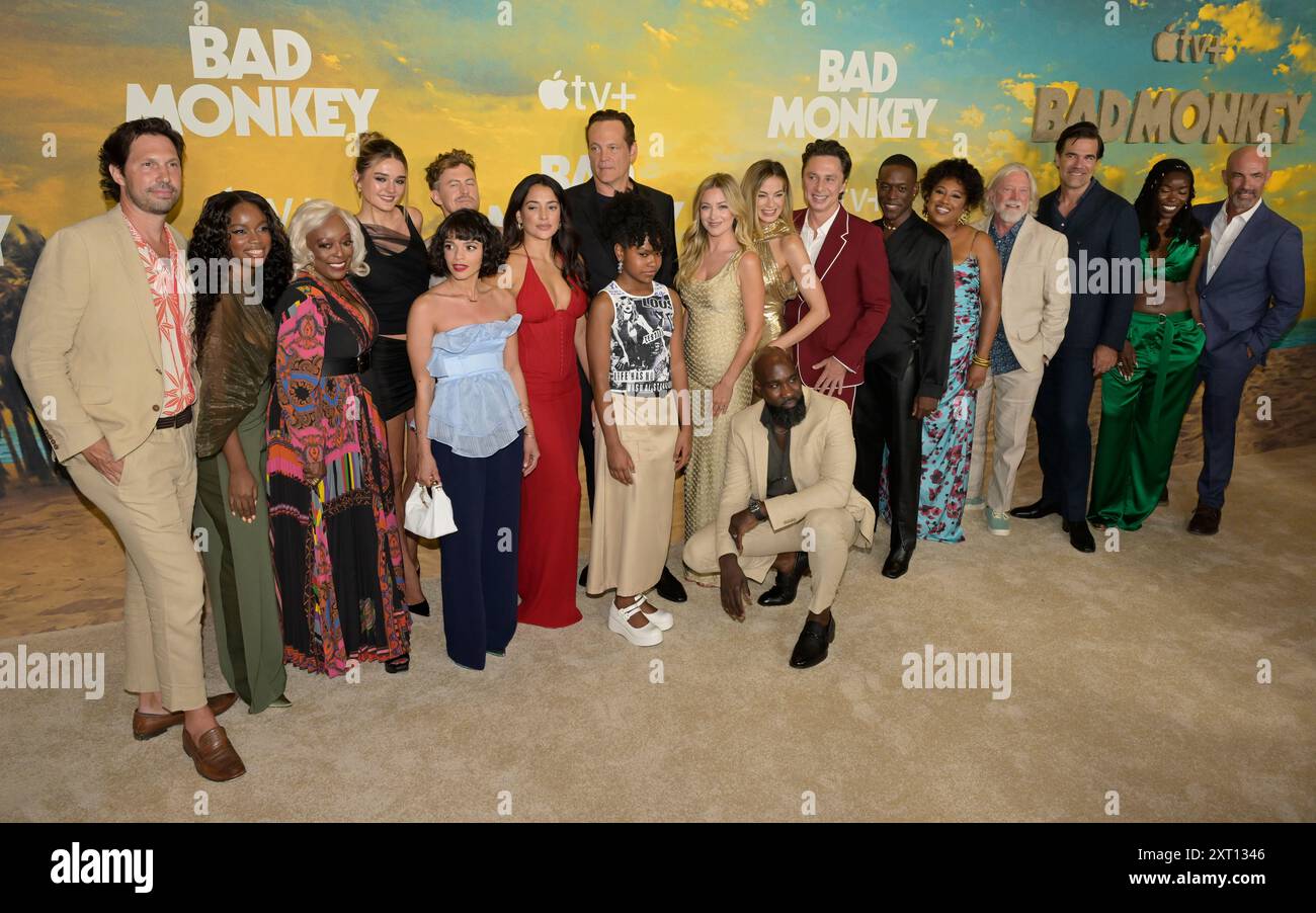 12 agosto 2024, Westwood, California, Stati Uniti: Bill Lawrence, L. Scott Caldwell, Alex Moffat, Charlotte Lawrence, Natalie Martinez, Vince Vaughn, Meredith Hagner, Michelle Monaghan, Zach Braff, Rob Delaney, Ronald Peet e Carl Hiaasen partecipano alla premiere della serie di Apple TV+''Bad Monkey' (Credit Image: © Billy Bennight/ZUMA Press Wire) SOLO PER USO EDITORIALE! Non per USO commerciale! Foto Stock