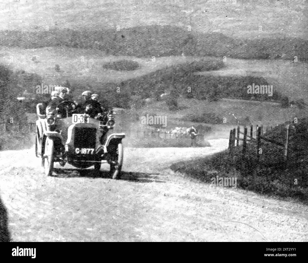 Un'auto che assicurò una corsa ininterrotta durante le prove di affidabilità scozzesi, 1909. Il 14-16-H.P. Argyll nella Fintry Hill Climb'. Da "Illustrated London News", 1909. Foto Stock