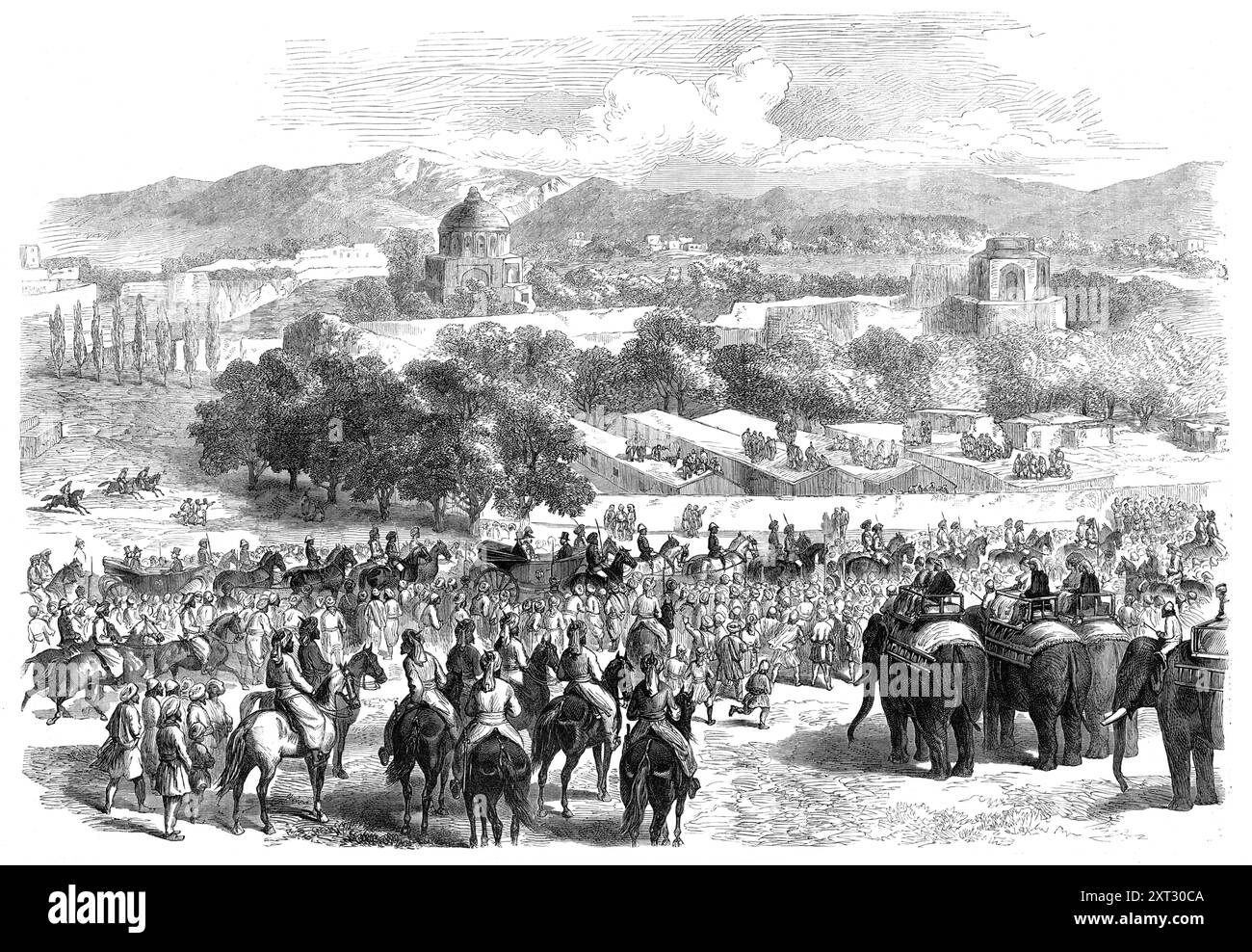 Entrata del Governatore generale dell'India a Peshawur, 1870. Gli inglesi in India. "Il tour fatto ultimamente dal conte di Mayo, tra le stazioni di frontiera del Punjaub, verso i confini dell'Afghanistan e del Cashmere, è un evento di una certa importanza politica. Il suo ingresso statale nella città di Peshawur, il 30 aprile. È il soggetto della nostra illustrazione, da uno schizzo del capitano Yule... in lontananza si possono vedere le colline di Khyber, mentre la processione si snoda attraverso la città natale sulla strada per la casa del Commissario, colonnello Pollock. La folla di afghani, Afreedees, Wuzeerees, Foto Stock