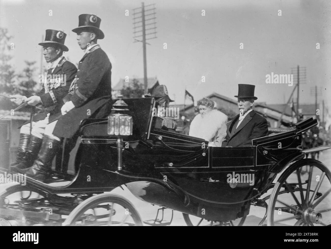 G.W. Guthrie &amp; moglie, Tokyo, 1916. Mostra George Wilkins Guthrie (1848-1917) Ambasciatore degli Stati Uniti in Giappone dal 1913 al 1917 e sua moglie, l'ex Florence J. Howe. Foto Stock