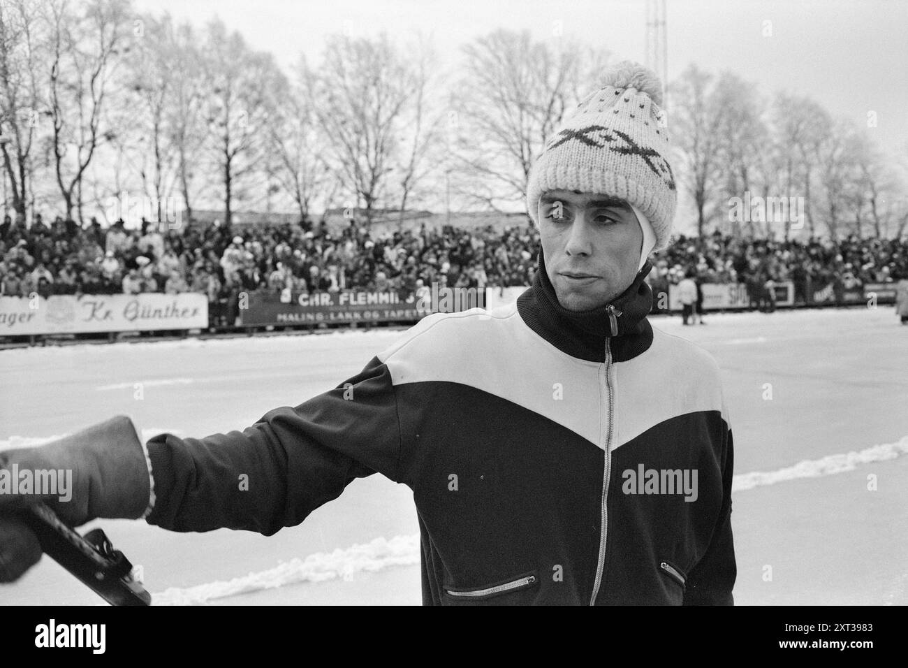 Attuale 4-1-1971 : il Joker colpisce. Dag Fornæss, il pattinatore più scontroso dell'anno, ha preso il sopravvento sui suoi critici quando ha vinto l'oro ai Campionati norvegesi con un margine netto - per la terza volta consecutiva. È la nostra unica speranza durante il Campionato europeo di questo fine settimana. Foto: Ivar Aaserud / Aktuell / NTB ***FOTO NON ELABORATA*** questo testo dell'immagine è tradotto automaticamente questo testo dell'immagine è tradotto automaticamente Foto Stock