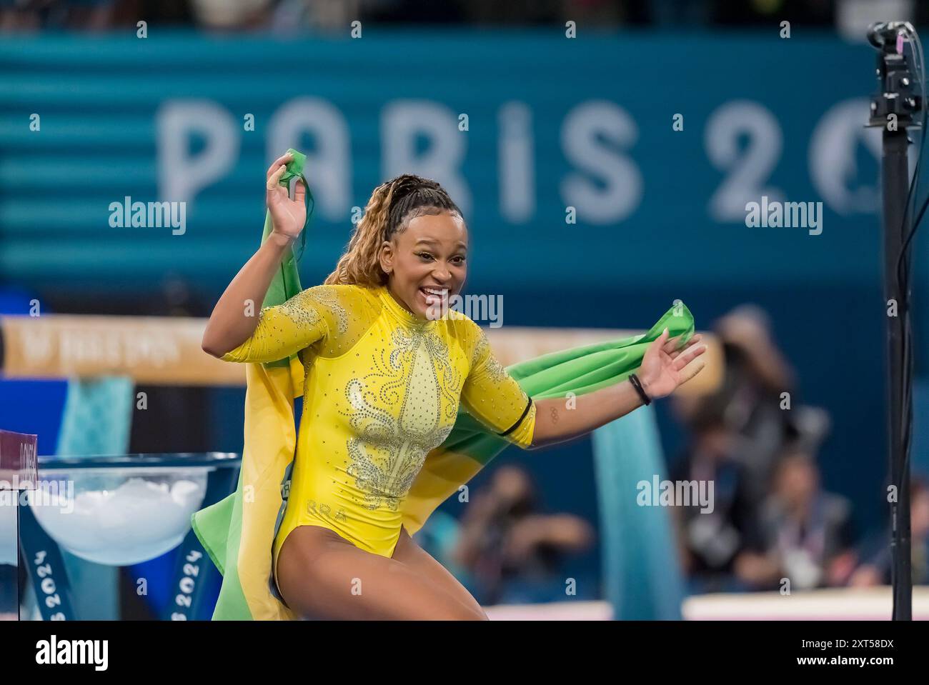 Parigi, Ile de France, Francia. 1 agosto 2024. REBECA ANDRADE (BRA) del Brasile vince la medaglia di bronzo nella finale di ginnastica artistica femminile all-around alla Bercy Arena durante le Olimpiadi estive di Parigi 2024 a Parigi, in Francia. (Credit Image: © Walter Arce/ZUMA Press Wire) SOLO PER USO EDITORIALE! Non per USO commerciale! Foto Stock