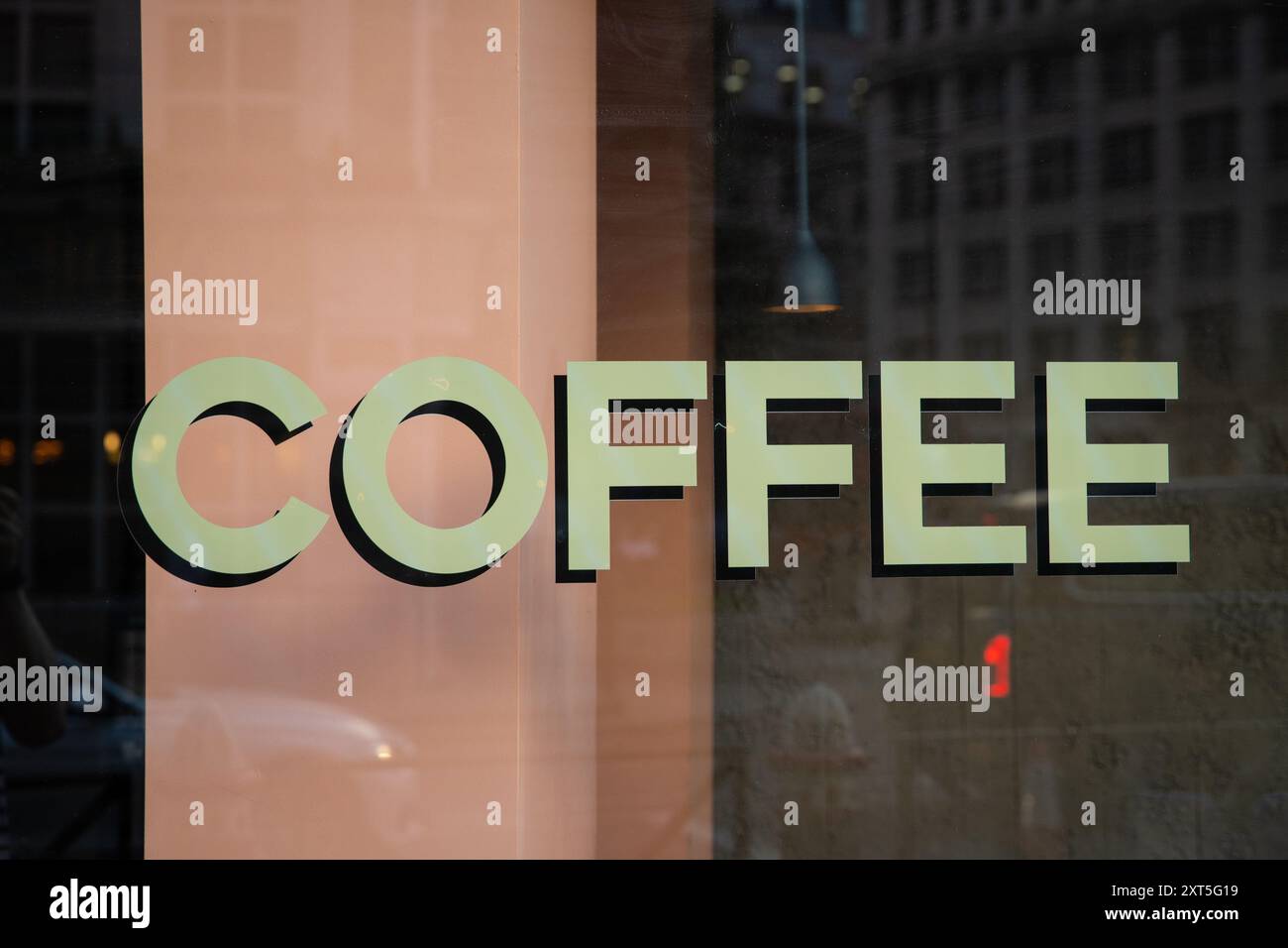 Word Coffee in una vetrina Foto Stock