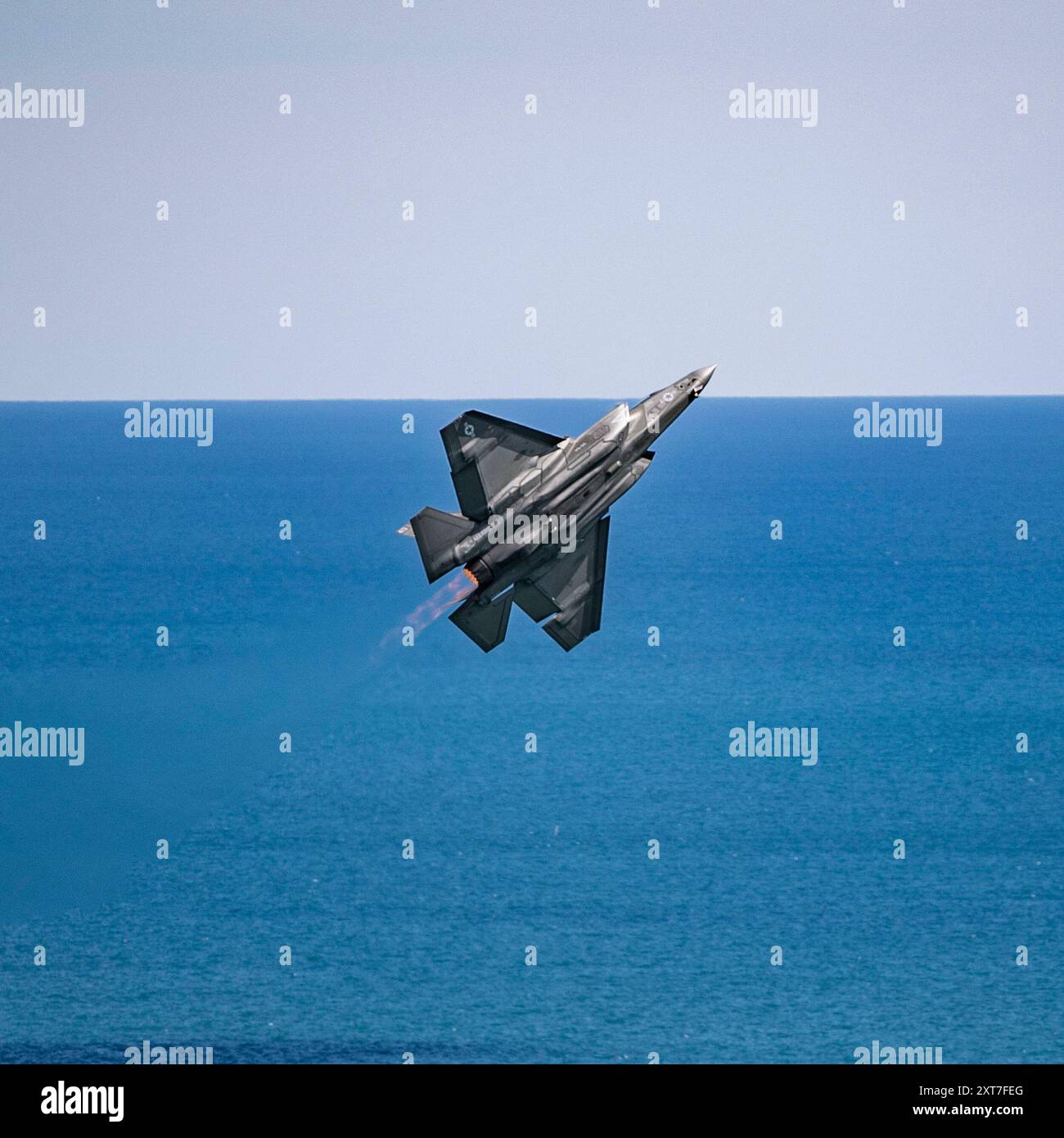 10 agosto 2024: Gli aerei Lockheed Martin F-35B Lightning II del corpo dei Marines degli Stati Uniti sorvolano il lago Michigan al Chicago Air and Water Show del 2024 di Mike Wulf/CSM Foto Stock