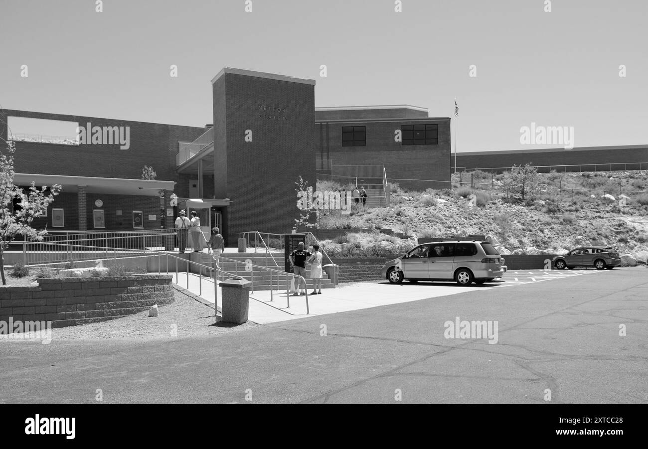 Vista esterna dell'edificio del museo presso il cratere Meteor, una popolare attrazione turistica sulla Route 66 vicino a Winslow, Arizona, Stati Uniti. Foto Stock