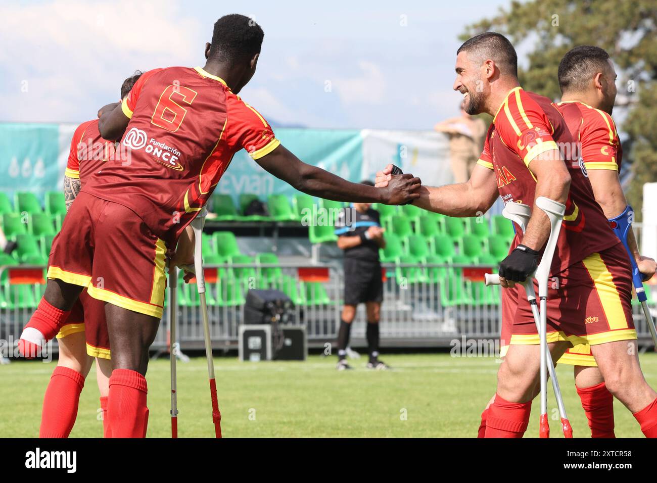 Squadra spagnola in rosso Campionato europeo di calcio Amputee Euro 2024 Francia. I Campionati europei EAFF si sono svolti in alta Savoia dal 31 maggio Foto Stock