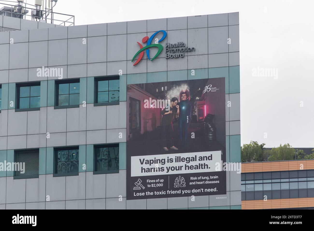 Ago 2024.Health Promotion Board show vaping è illegale. Danneggia la salute, i trasgressori multati fino a S$2000 per possesso, uso o acquisto. Singapore. Foto Stock