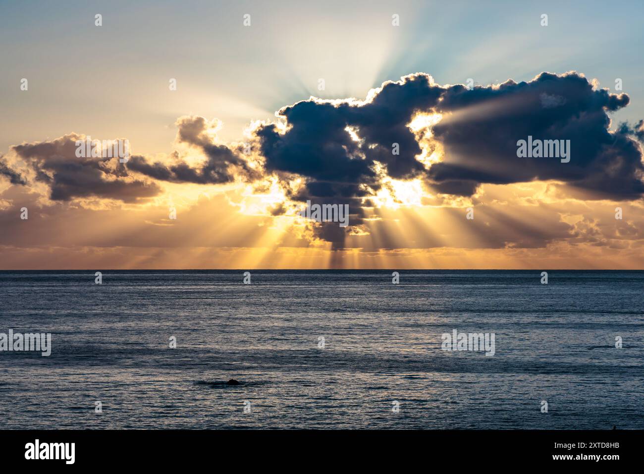 Paesaggio serale e atmosfera oceanica a Ponta do Sol, isola di Madeira, Portogallo Foto Stock