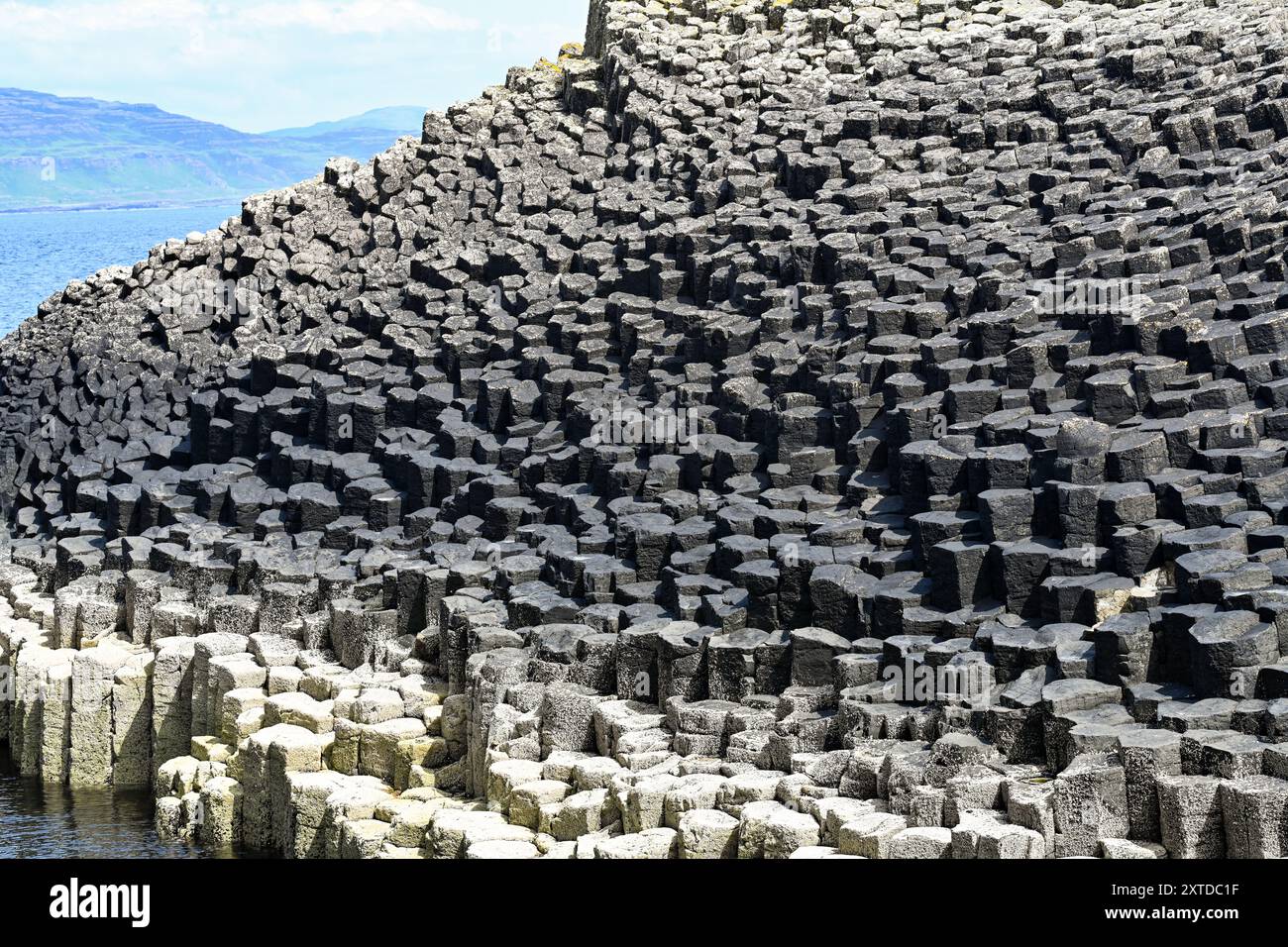 Scozia, Staffa Basalt Columns Volcanic Geology Foto Stock