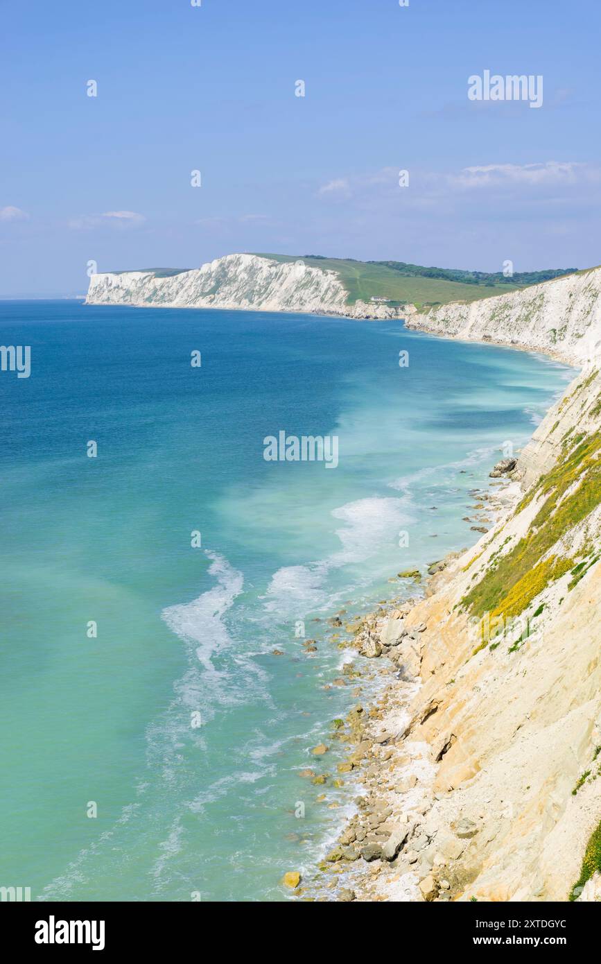 Isola di Wight Regno Unito - West Wight Isola di Wight baia di Freshwater e scogliere bianche di gesso baia di Freshwater Isola di Wight Inghilterra Regno Unito Europa Foto Stock