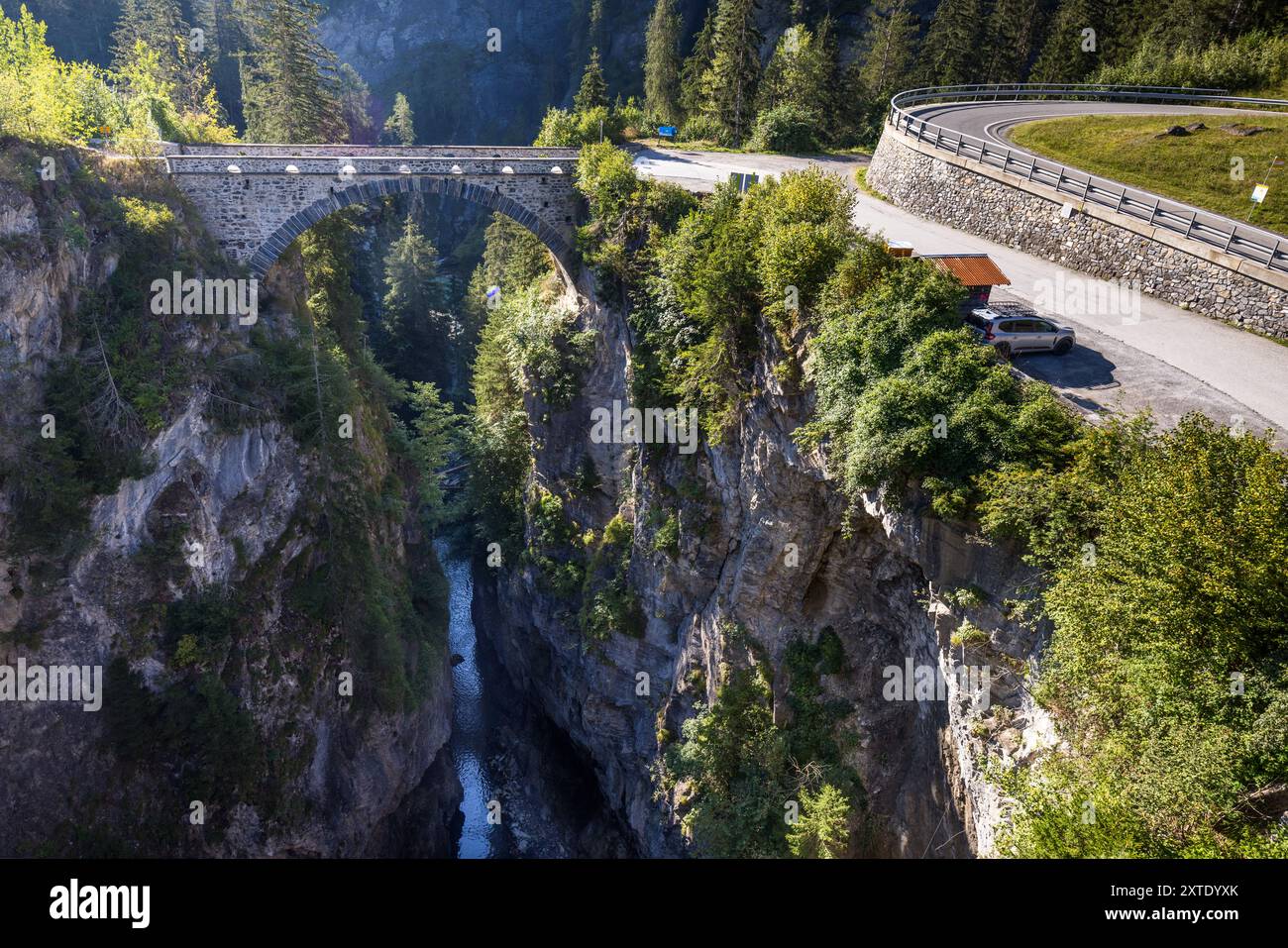 Ponte Solis sul fiume Albula. Veia digl Schyn, Vaz/Obervaz, Grigioni, Svizzera Foto Stock