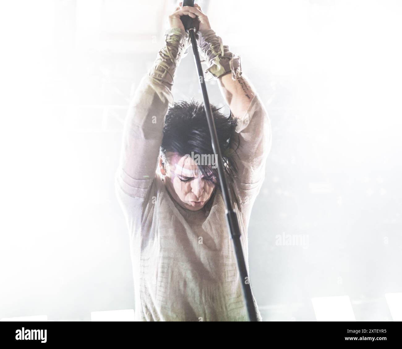 Gary Numan si esibisce dal vivo Foto Stock